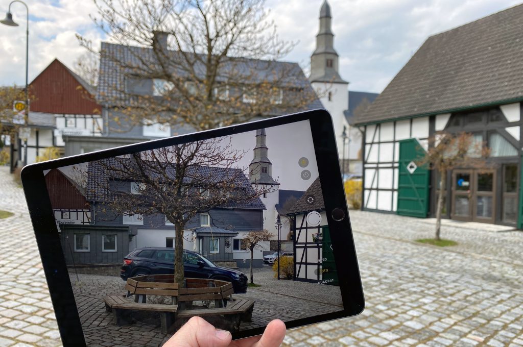 Im Rahmen des Projektes „DorfConnect: Die digitale Dorfvernetzung!“ soll eine Resilienz Studie durchgeführt werden, um die bisher umgesetzten Maßnahmen qualitativ und quantitativ zu evaluieren und Schulungen für digitale Anwendungen anbieten zu können.